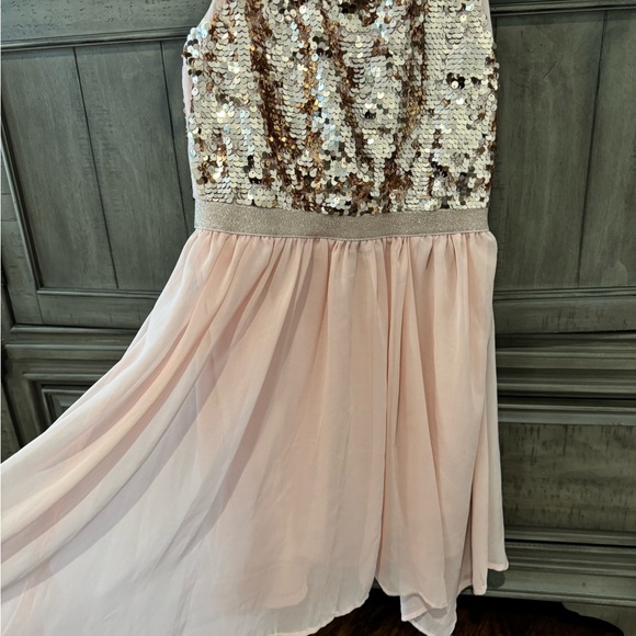 H & M sequined dress. New. Size 10-11 - Picture 4 of 4